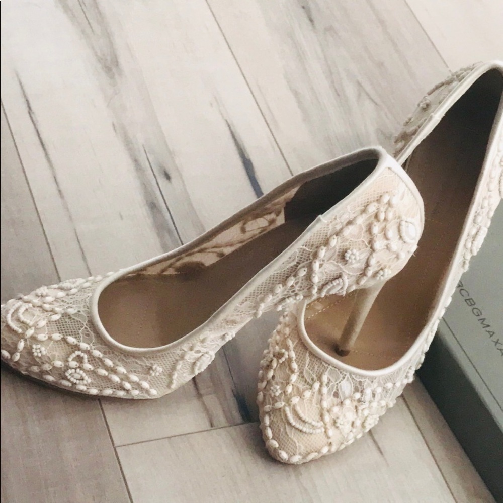 BCBG Max Azaria pumps. Nude lace high-heels